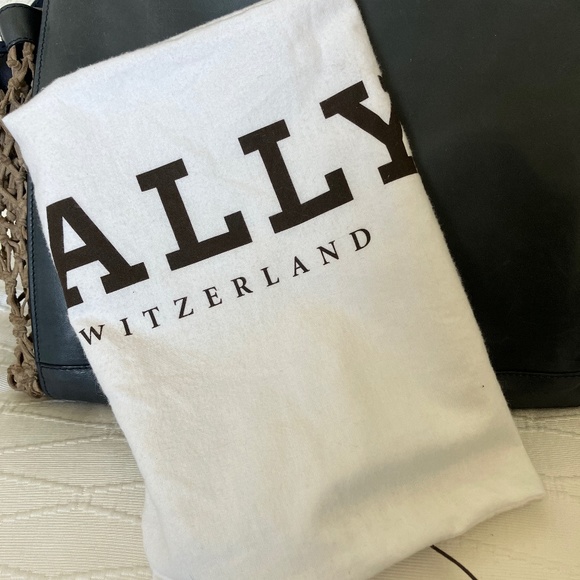 Bally bag Light Marine Fawn Donna Calf Woven used condition check pic for flaws - Picture 3 of 16